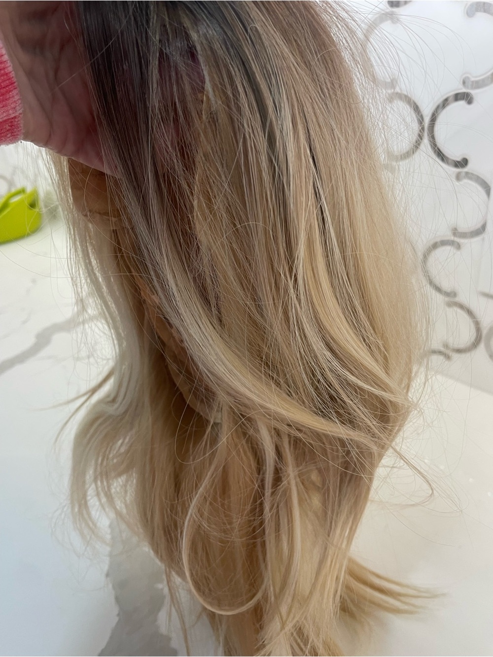 Blonde/ Golden gradient Layered Synthetic Women's Wig - Picture 4 of 9